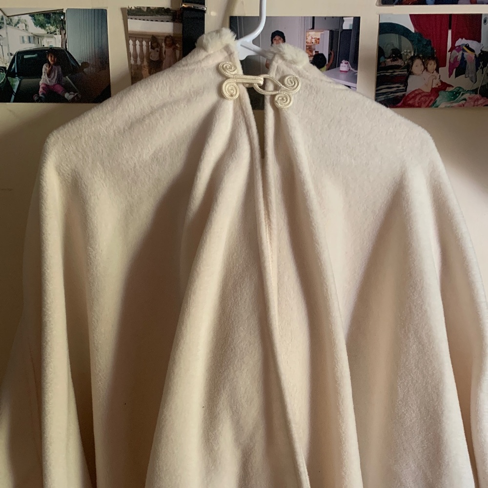 Worthington white Cape